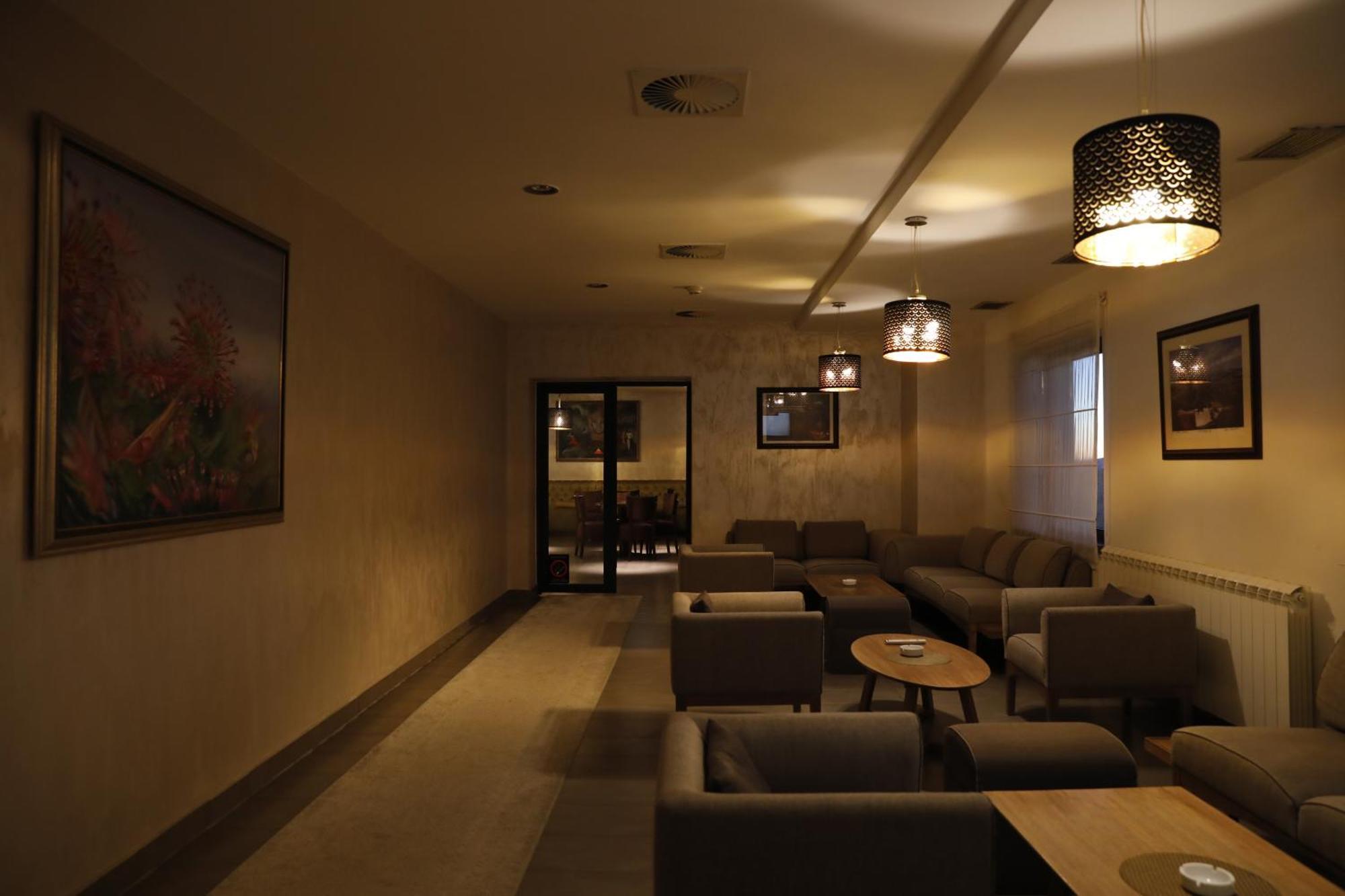 Hotel Stara Planina Custica ภายนอก รูปภาพ