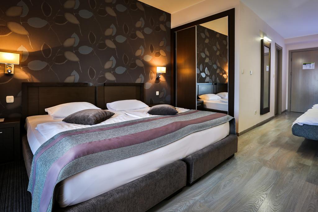 Hotel Stara Planina Custica ภายนอก รูปภาพ