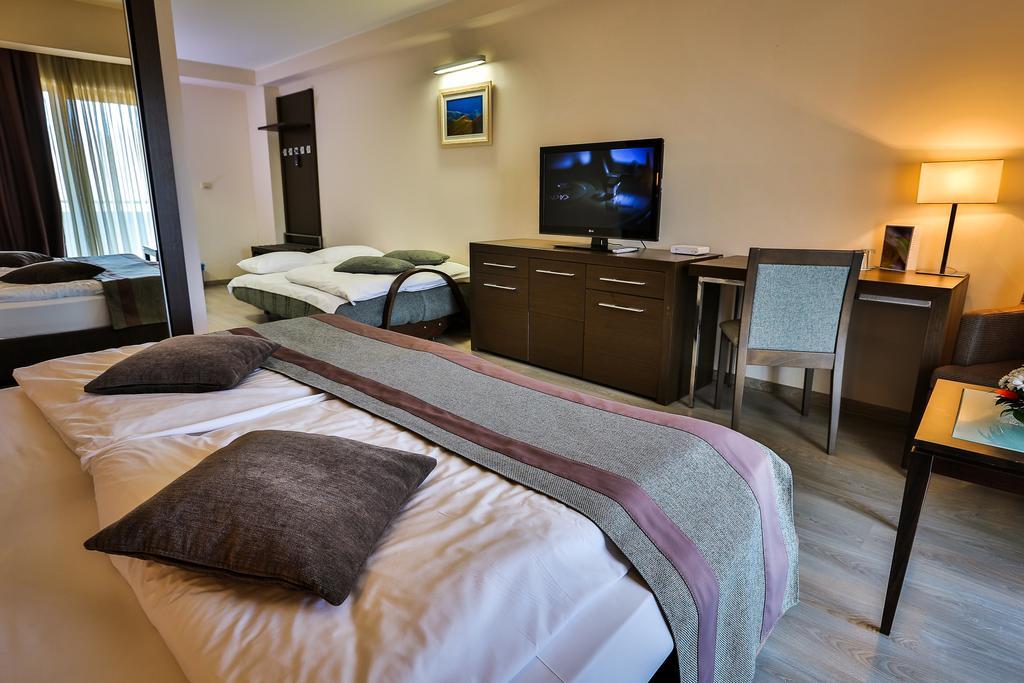 Hotel Stara Planina Custica ภายนอก รูปภาพ