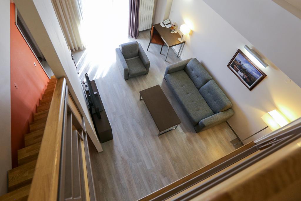 Hotel Stara Planina Custica ภายนอก รูปภาพ